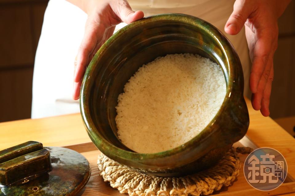 天丼使用的米飯是以雲井窯土鍋煮成，粒粒分明，非常可口。