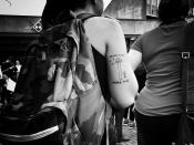 <p>A woman waits for the kickoff of a counterprotest against a “free speech” rally staged by conservative activists Aug. 18 in Boston. (Photo: Holly Bailey/Yahoo News) </p>