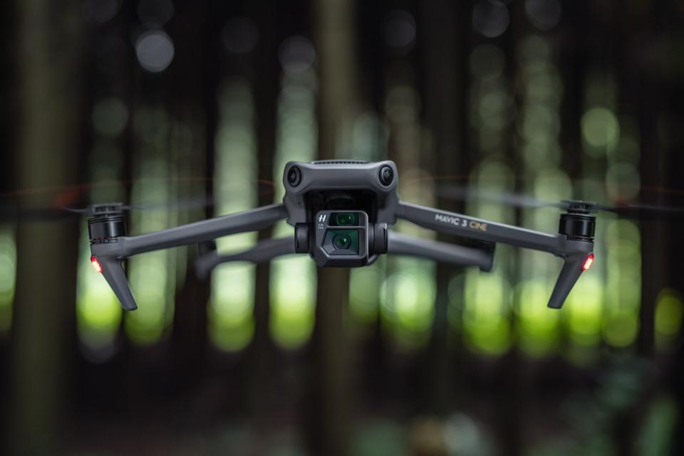 <p>DJI Mavic 3 drone press gallery</p>
