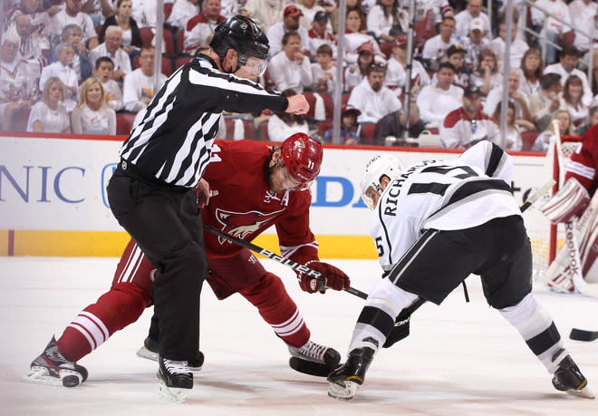 GLENDALE, AZ - MAY 15: Martin Hanzal #11 of the Phoenix Coyotes takes the face-off against Brad Richardson #15 of the Los Angeles Kings in the first period of Game Two of the Western Conference Final during the 2012 NHL Stanley Cup Playoffs at Jobing.com Arena on May 15, 2012 in Phoenix, Arizona. (Photo by Christian Petersen/Getty Images)