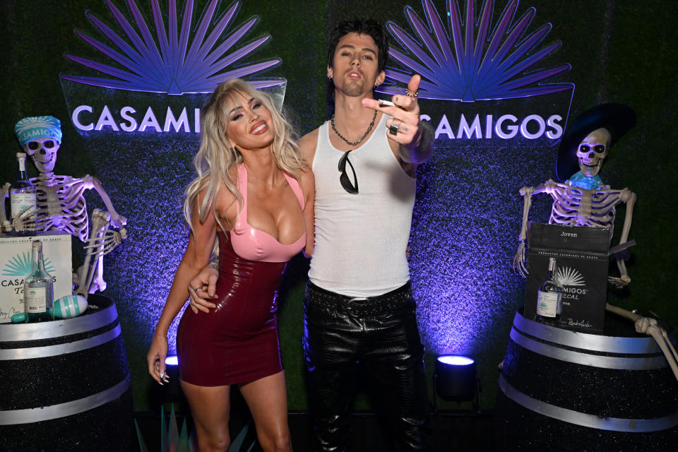 Megan Fox und Machine Gun Kelly als Pamela Anderson und Tommy Lee (Bild: Michael Kovac/Getty Images for Casamigos)