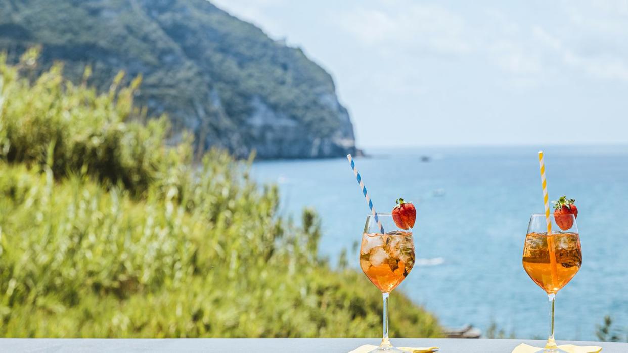 aperitivo con vista sul mare