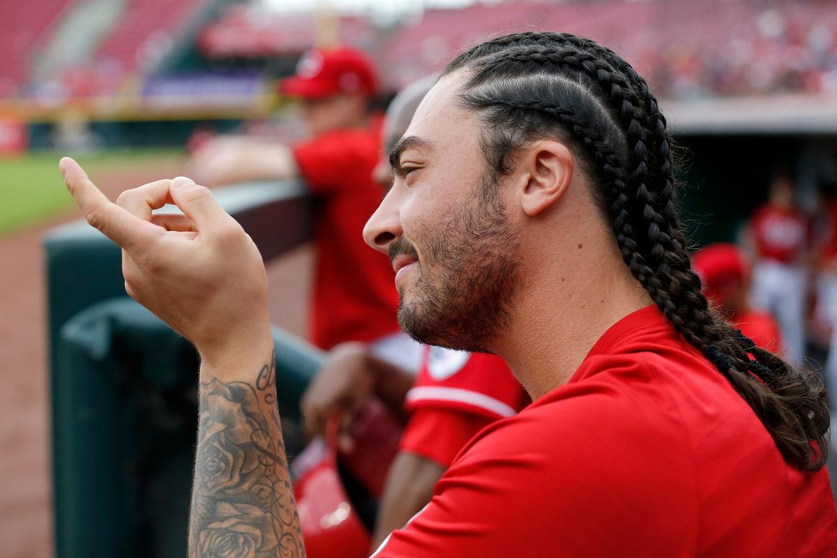 Reds tweet about Jonathan India's cornrows, Field of Dreams game