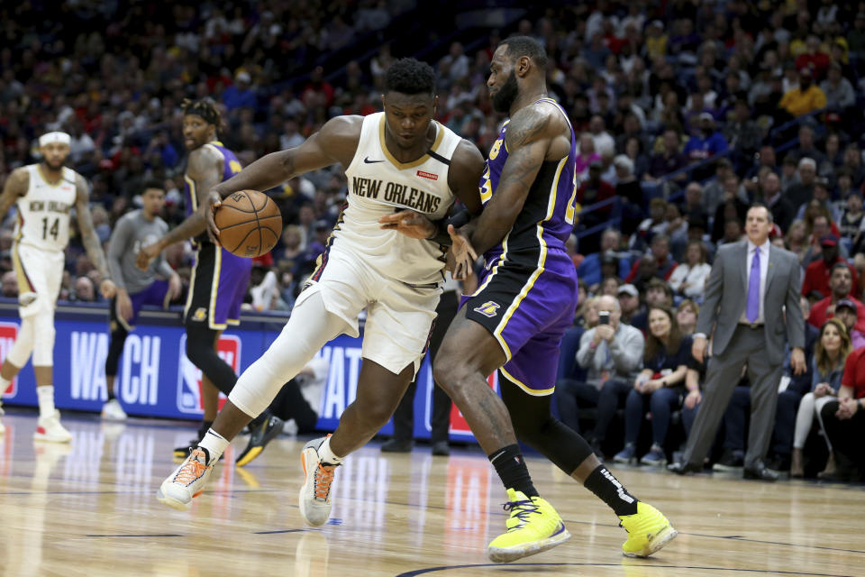 Zion Williamson（圖左）單打LeBron James。（AP Photo/Rusty Costanza）