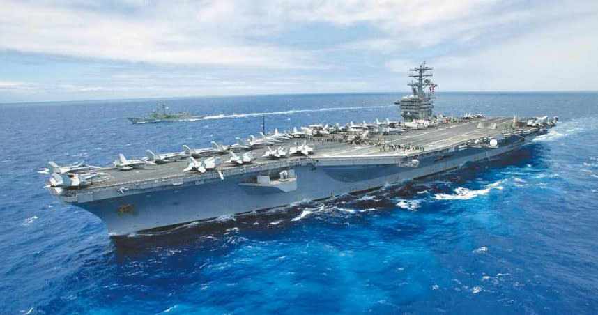 美國國防部下令海軍尼米茲號（USS Nimitz）航空母艦繼續留在中東地區，以應對伊朗可能對美國目標實施軍事打擊。（圖／路透）