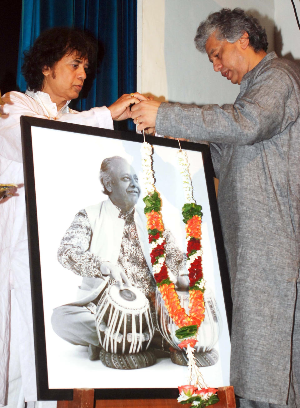 <p>Ustad Allarakha Qureshi was best remembered for playing tabla alongside sitar maestro Ravi Shankar. His son Zakir Hussain walked on his footsteps to become a renowned table player as well.</p> 