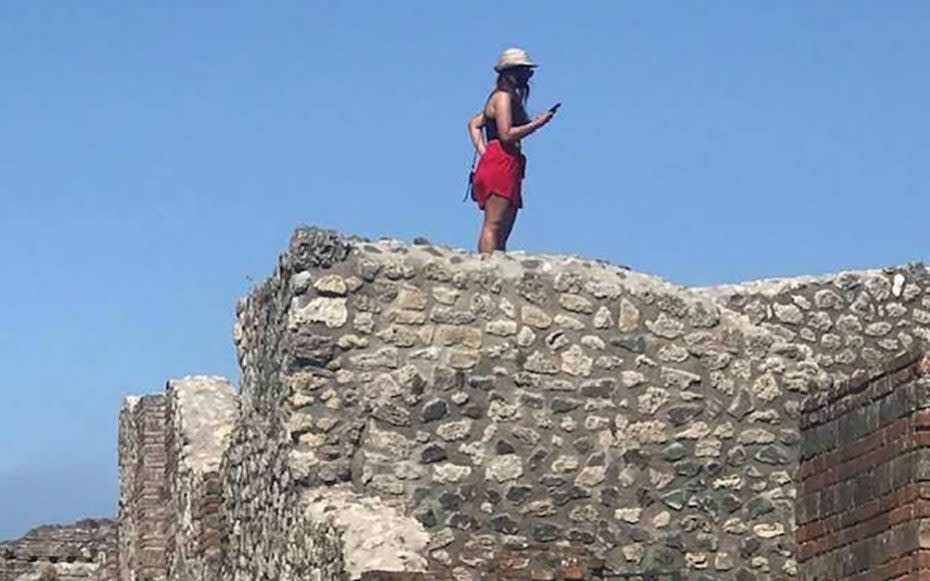 The tourist climbed onto the walls of Pompeii's thermal baths  - Antonio Irlando Facebook