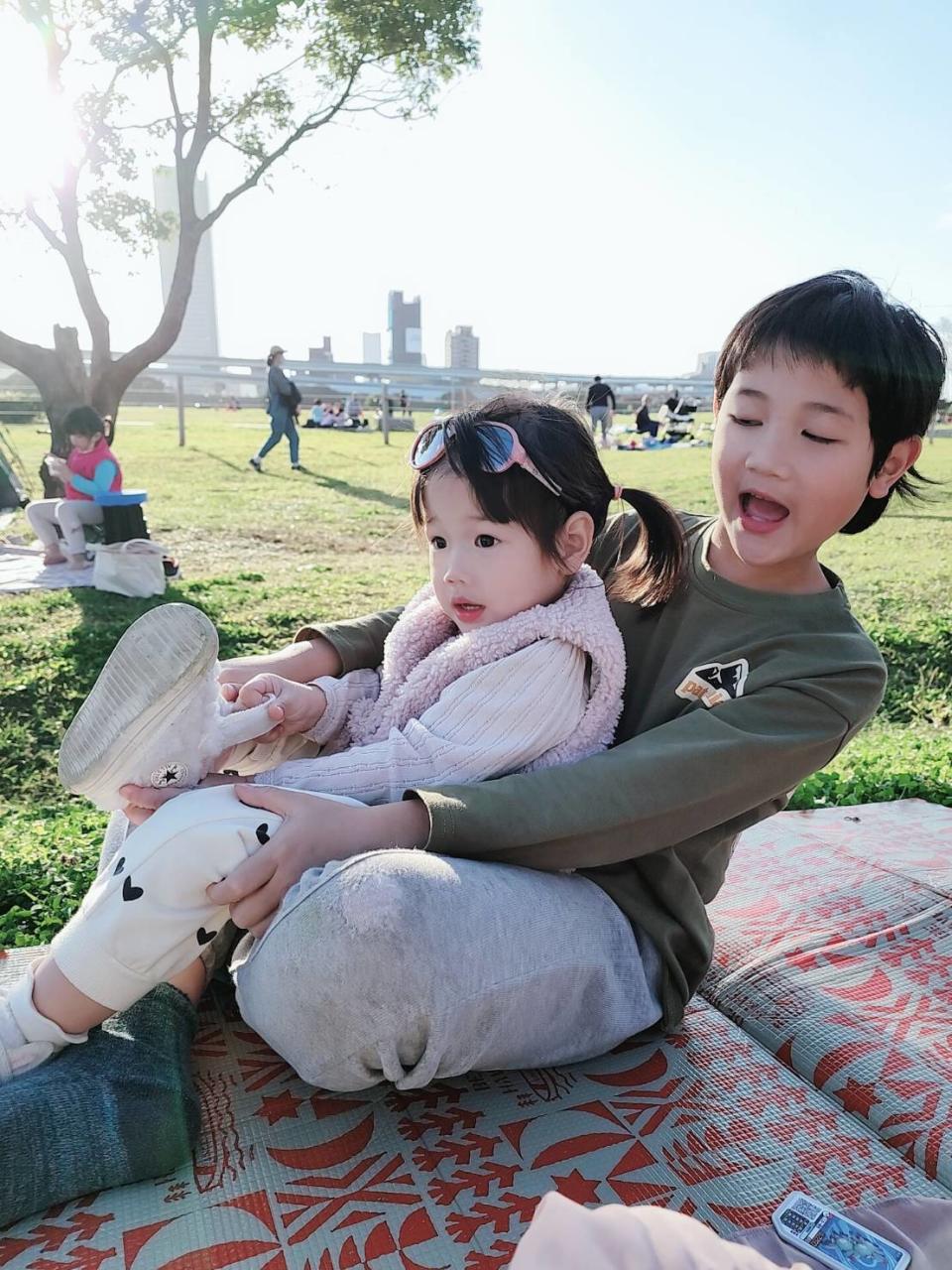 ▲廖廷娟經常帶著兒女到大都會公園遊玩，就這樣與新居牽起緣分的橋樑。