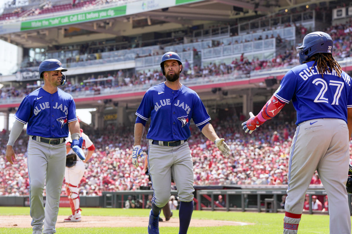 Toronto Blue Jays leave Cincinnati red-faced with 17-2 win - The Globe and  Mail