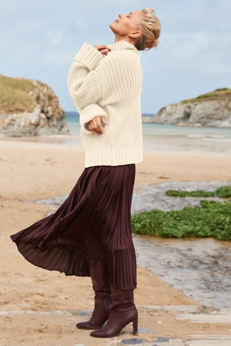 emma-willis-chunky-jumper