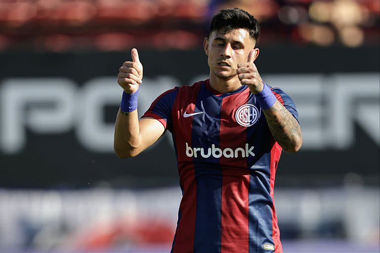 Tras un comienzo muy difícil, Adam Bareiro se terminó ganando el corazón del hincha de San Lorenzo a fuerza de goles y sueña con la Liga Profesional y la selección paraguaya