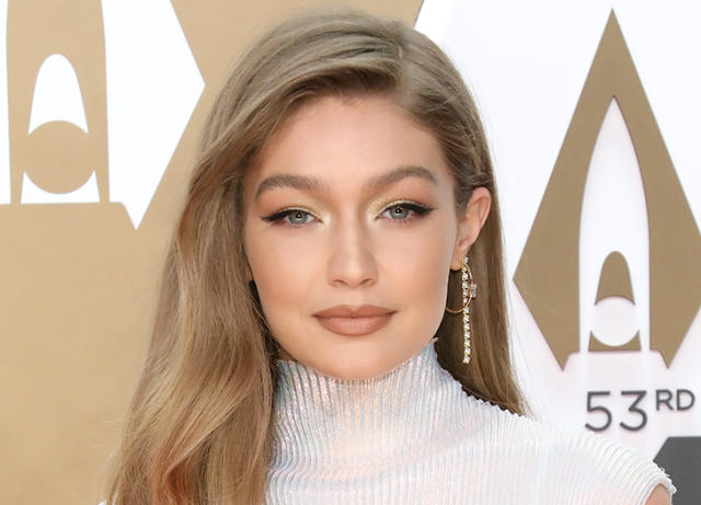 GiGi on Jimmy Fallon's show  Gigi hadid hair, Gigi hadid style