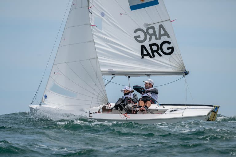 Julio Alsogaray y Malena Sciarra representan a la Argentina en la clase snipe de vela