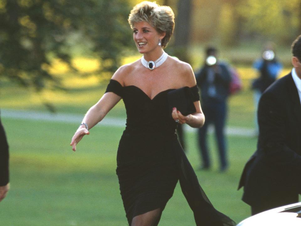 princess diana wearing a black Christina Stambolian dress, attends a Vanity Fair party at the Serpentine Gallery in London, England, 20th November 1994