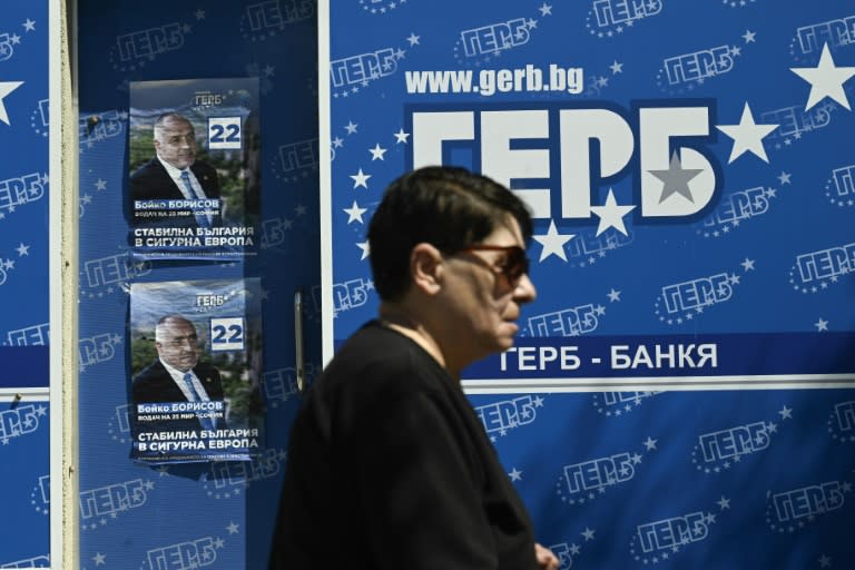 Parallel zur Europawahl findet in Bulgarien am Sonntag die vorgezogene Parlamentswahl statt. Mit der sechsten Wahl innerhalb von drei Jahren könnte ein alter Bekannter, der ehemalige Regierungschef Borissow, in die Führung des ärmsten Landes der EU zurückkehren. (Nikolay DOYCHINOV)