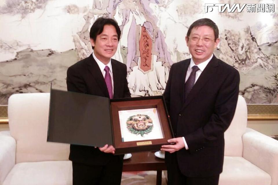 賴清德2014年擔任台南市長任內曾率團赴上海，並與時任上海市長楊雄會面。（圖／臺南市政府官網）