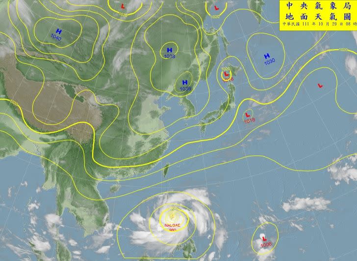 賈新興指出奈格路徑很像2010年的梅姬颱風，但梅姬更強。圖為地面天氣圖。（圖／翻攝自中央氣象局）