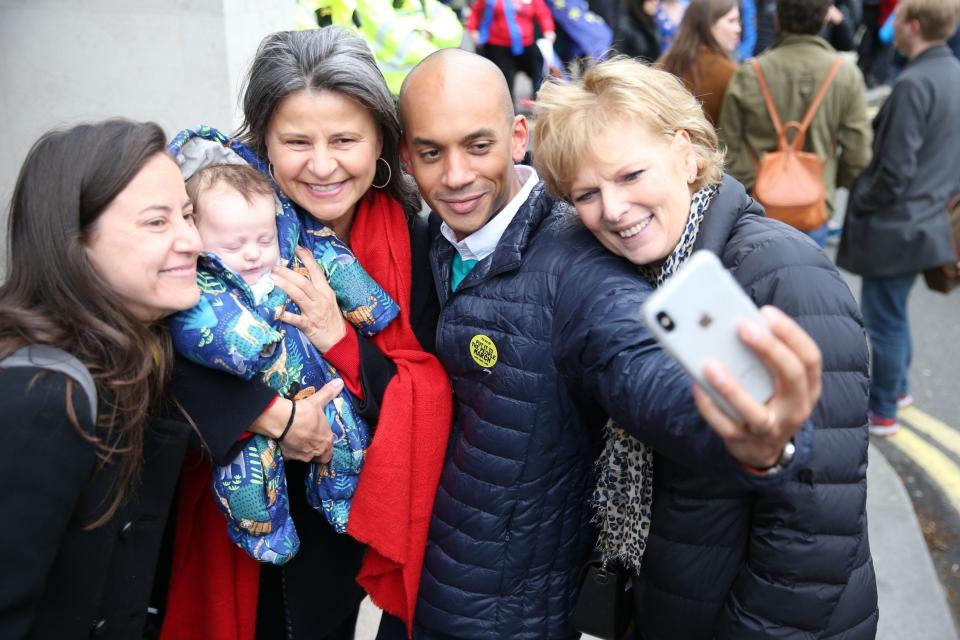 Independent Group MPs Chuka Umunna and Anna Soubry have a selfie taken with Tracey Ullman (PA)