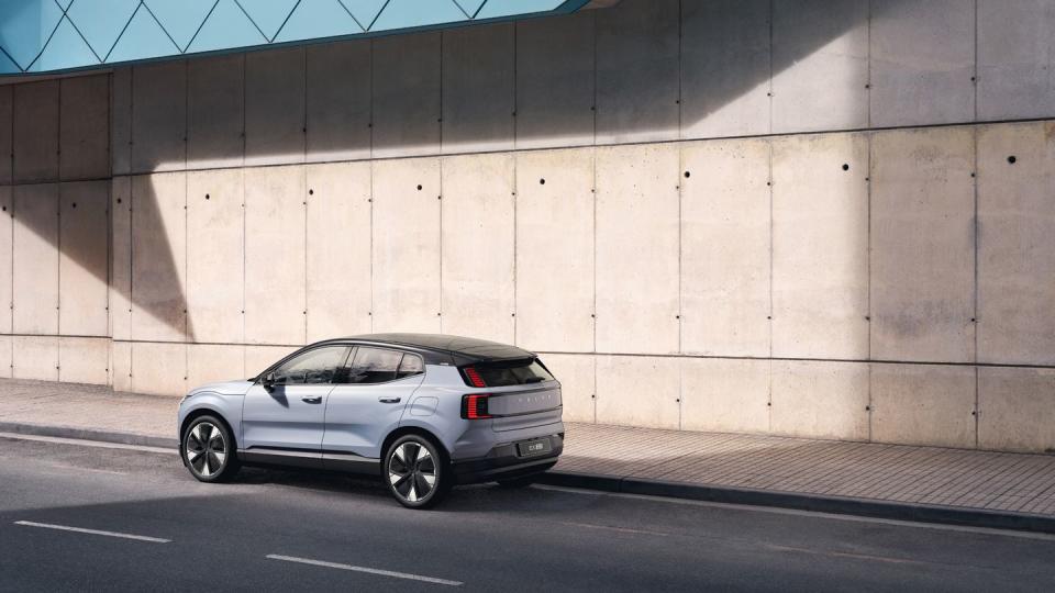 2025 volvo ex30 rear