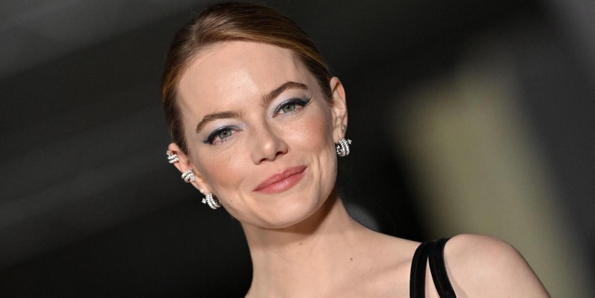 Emma Stone Looks Unrecognizable With Long Black Hair in the First Look From  Her New Movie