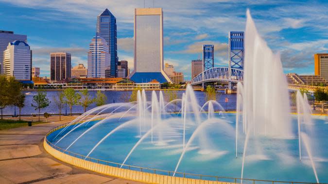 Jacksonville_iStock-965059464