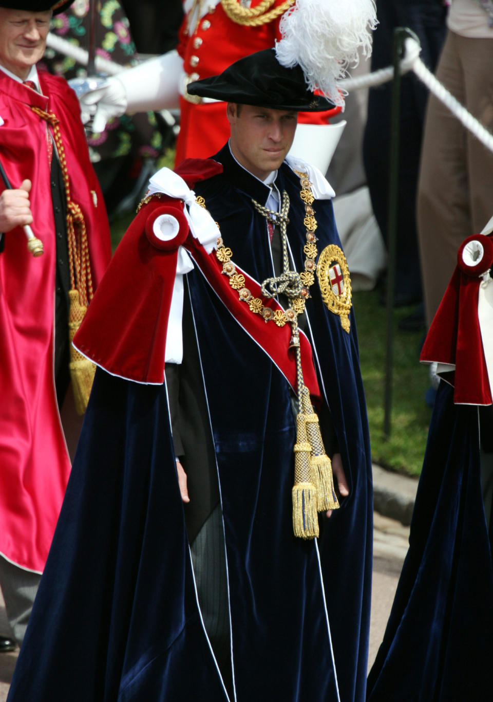 Wenn sich kleine Mädchen oft als Prinzessin verkleiden, dann ist das bei den Jungs vielleicht umgekehrt so ähnlich und sie wollen als Prinz gehen? Prinz William zeigt einmal mehr, wie ein wahrer Traumprinz aus dem Märchenbuch aussehen könnte. 