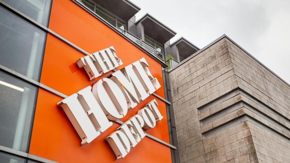 How To Earn $500 A Month From Home Depot Stock Ahead Of Q1 Earnings