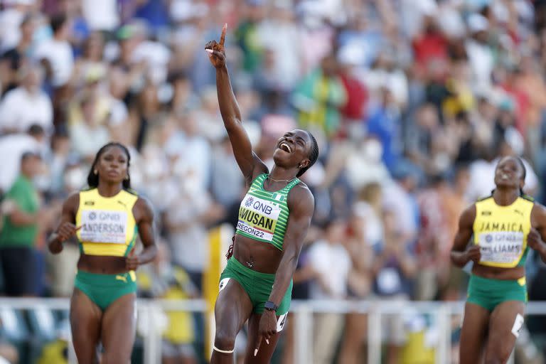 Tobi Amusan, de Nigeria, rompió la marca mundial de los 100 metros con vallas