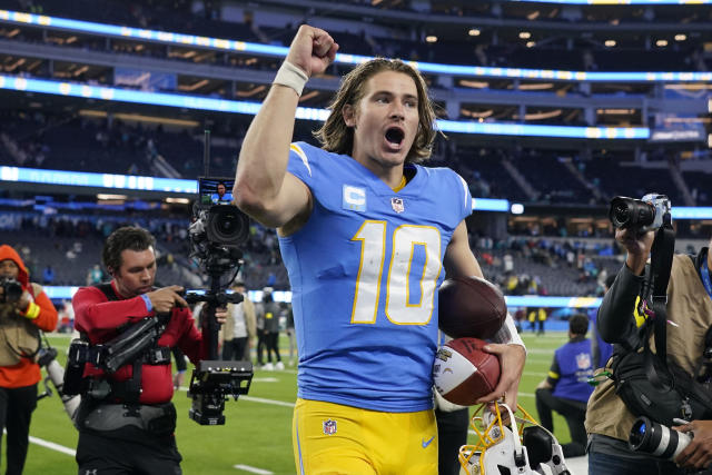 Inglewood, United States. 05th Oct, 2021. Los Angeles Chargers quarterback  Justin Herbert waves his fist to the crowd after victory over the Las Vegas  Raiders at SoFi Stadium on Monday, October 4