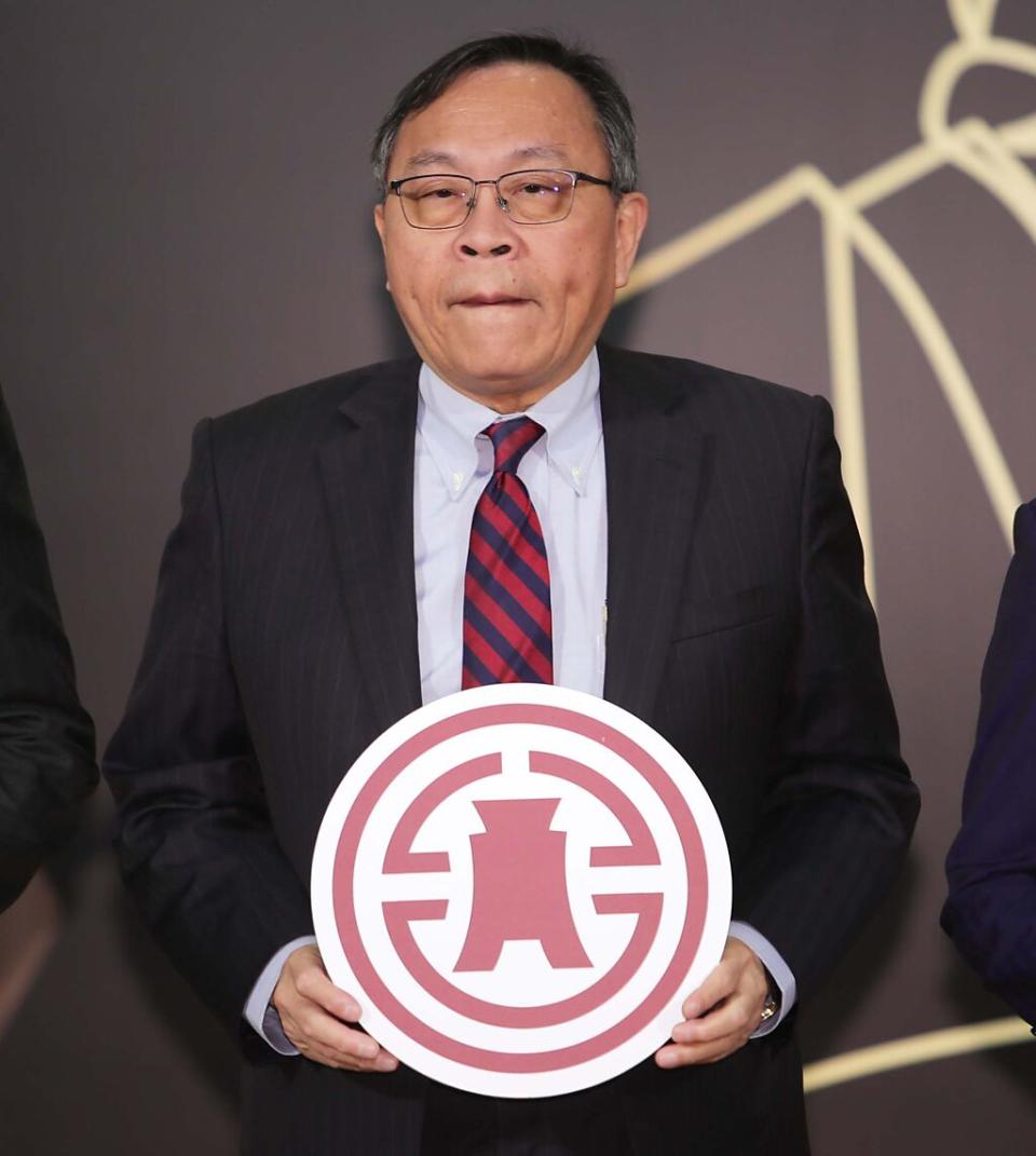 臺銀董事長呂桔誠指出，臺銀2023年稅前盈餘逾284億元，加計政策性任務負擔，獲利達384億元，創下歷史新高，對於今年目標是否再創高，他表示，將繼續努力。圖／本報資料照片