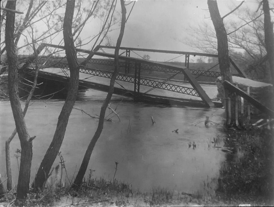 On May 15, 1908, the Telegram’s Townley column reported that “the bridge over the Bean (Creek) at Quaker is now impassable by the washing out under the abutments.”