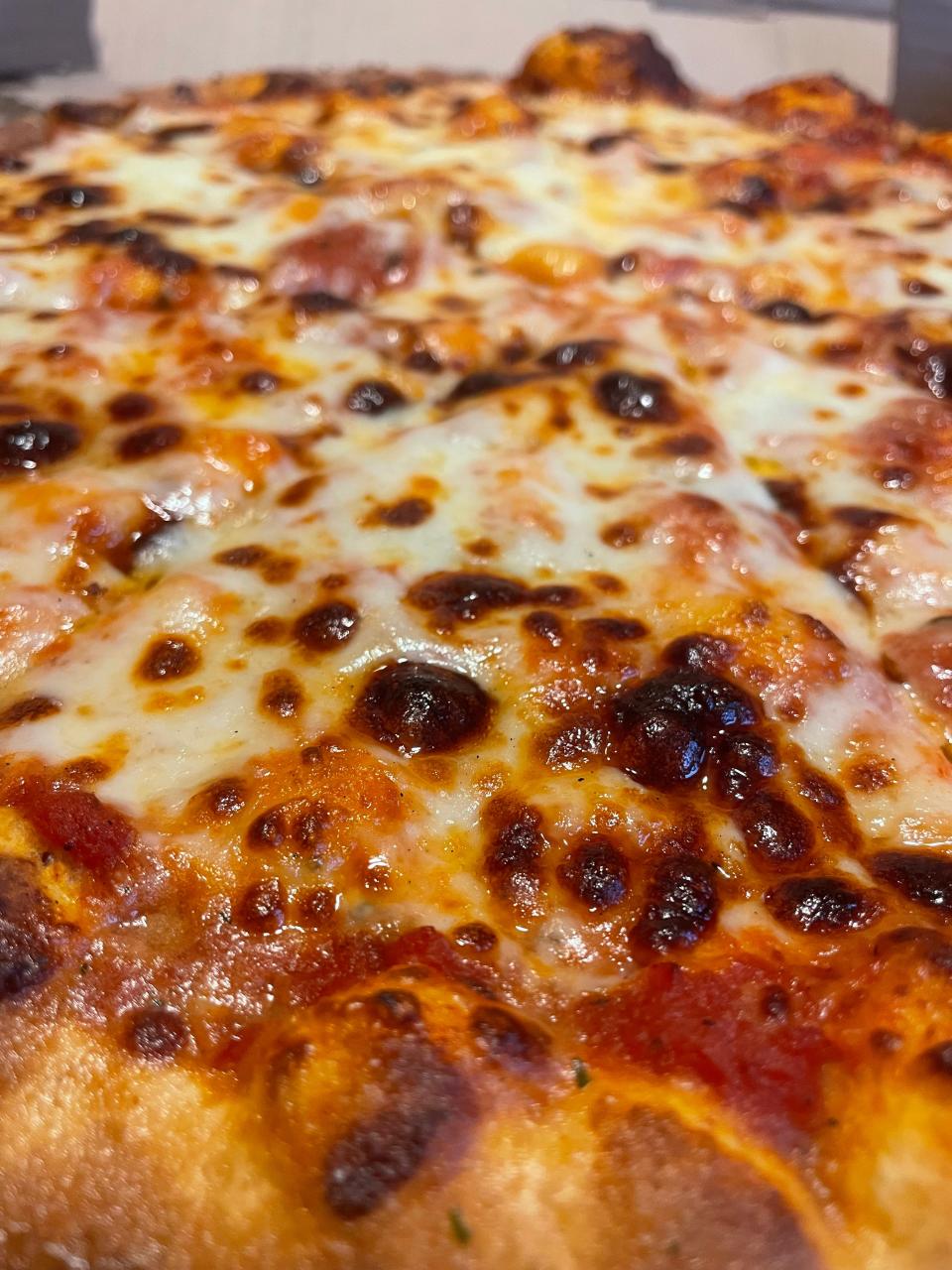 A close up of Wawa's cheese pizza.