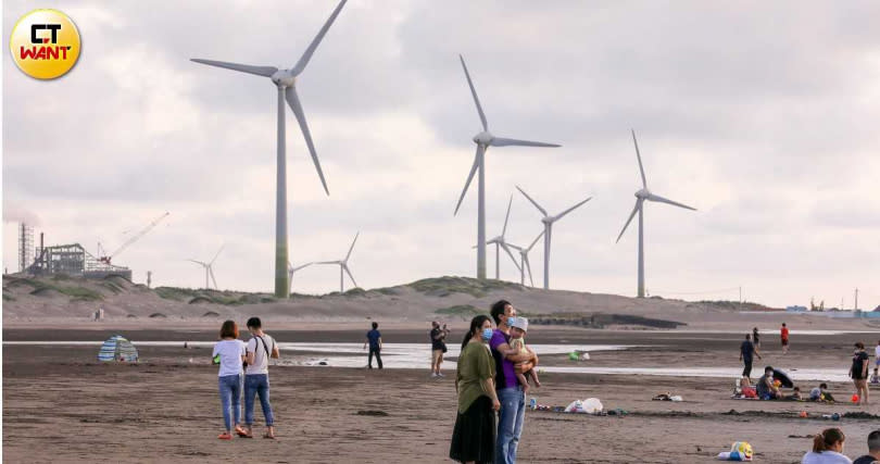  現有核電廠將逐步退場，穩定供電必須透過風電等再生能源補上，以防台灣缺電危機。（圖／趙文彬攝）