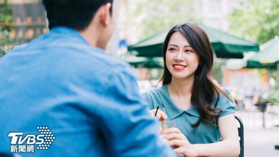 1名男子在交友軟體上認識1位女生，但當得知對方職業後卻瞬間冷掉。（示意圖，非當事人／shutterstock達志影像） 