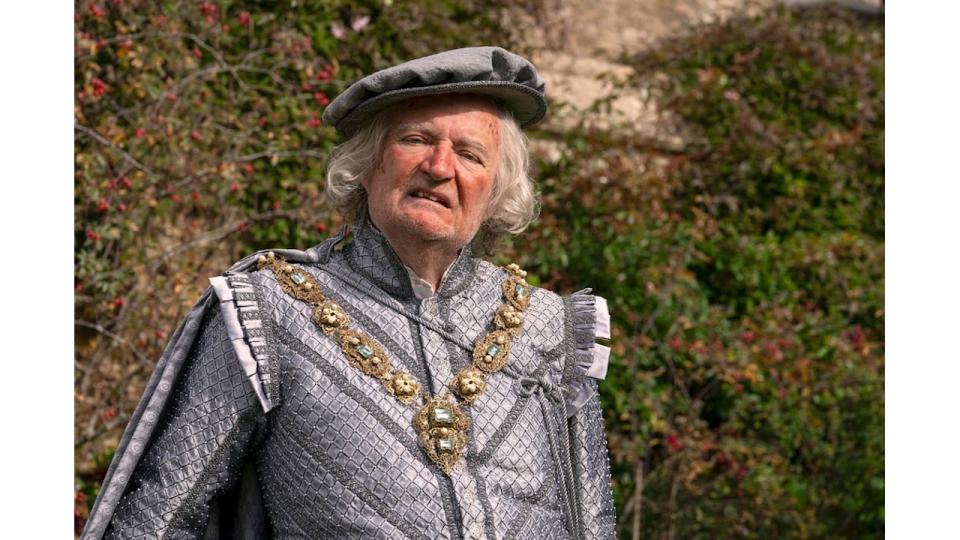 Jim Broadbent (Duke of Leicester)