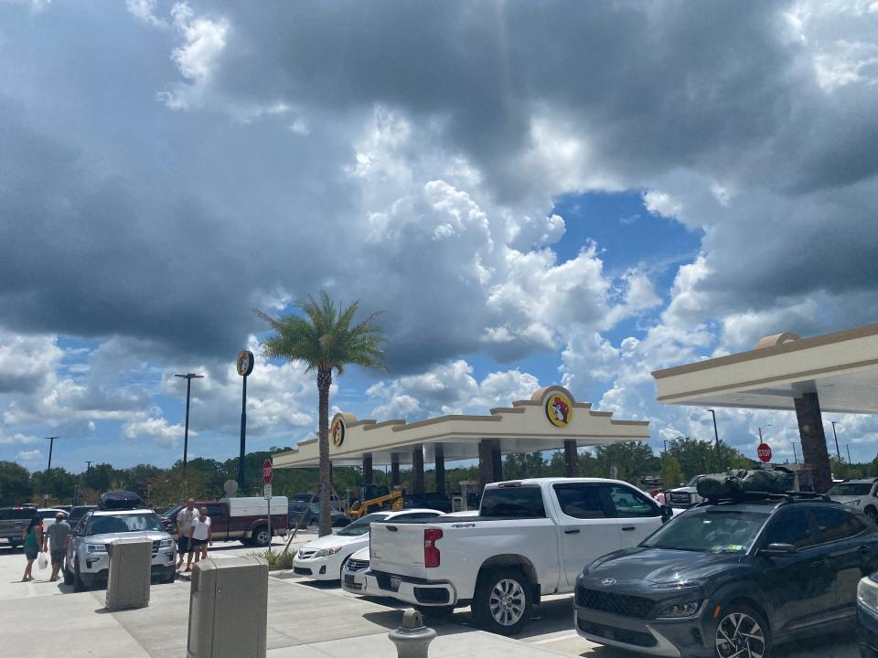 Gas stations and parking areas at Buc-ee's