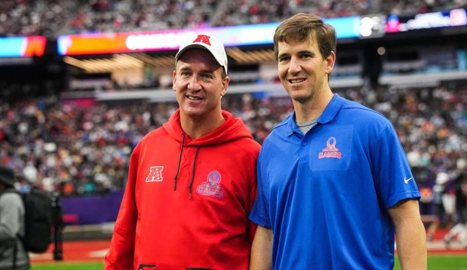  Peyton and Eli Manning at the 2023 Pro Bowl. 