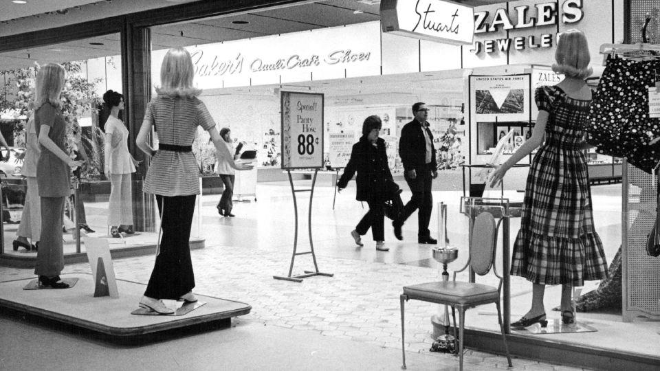 Shoppers in the Northglenn Mall in Northglenn, Colorado in March 1971 (Photo By Bill Peters/The Denver Post via Getty Images) - Bill Peters/The Denver Post/Getty Images