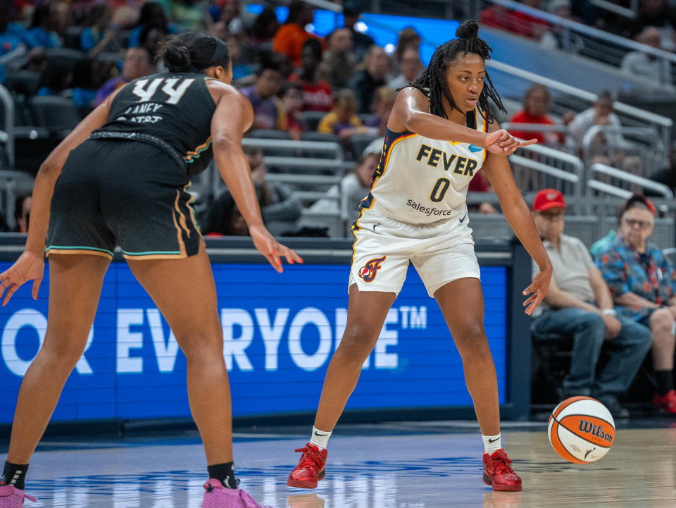 Indiana Fever guard Kelsey Mitchell (0) calls a play during their game against the New York Liberty Wednesday, July 12, 2023 in Gainbridge Fieldhouse in Indianapolis.