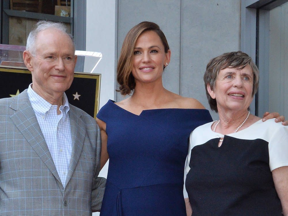 Jennifer Garner mit ihrem Vater William und ihrer Mutter Patricia Ann (Bild: imago/UPI Photo)