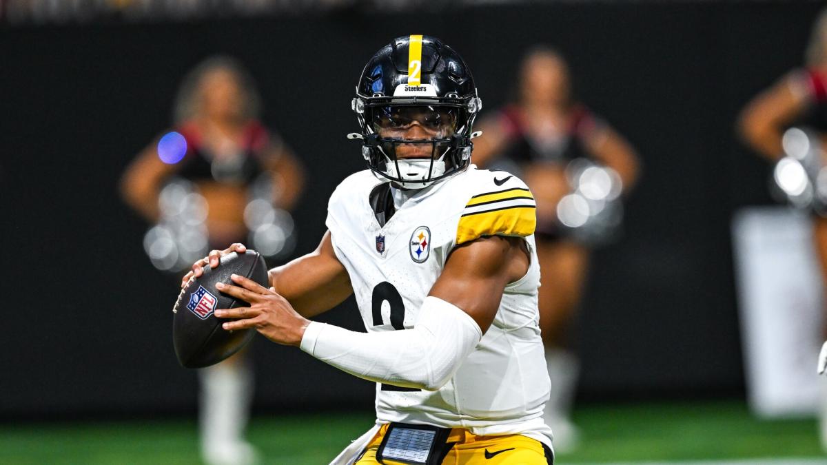 Steelers preparing to start Justin Fields vs. Broncos in Week 2 - Yahoo  Sports