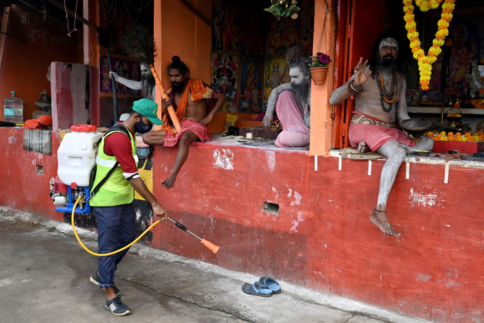 Image: INDIA-RELIGION-HINDUISM-FESTIVAL (Dibyangshu Sarkar / AFP - Getty Images)