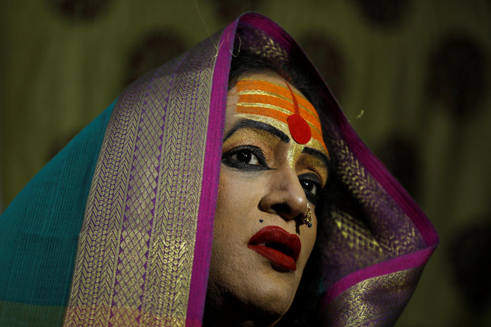 <p>Laxmi Narayan Tripathi habla a sus seguidores durante el Festival.<br><br>Foto: REUTERS/Danish Siddiqui </p>