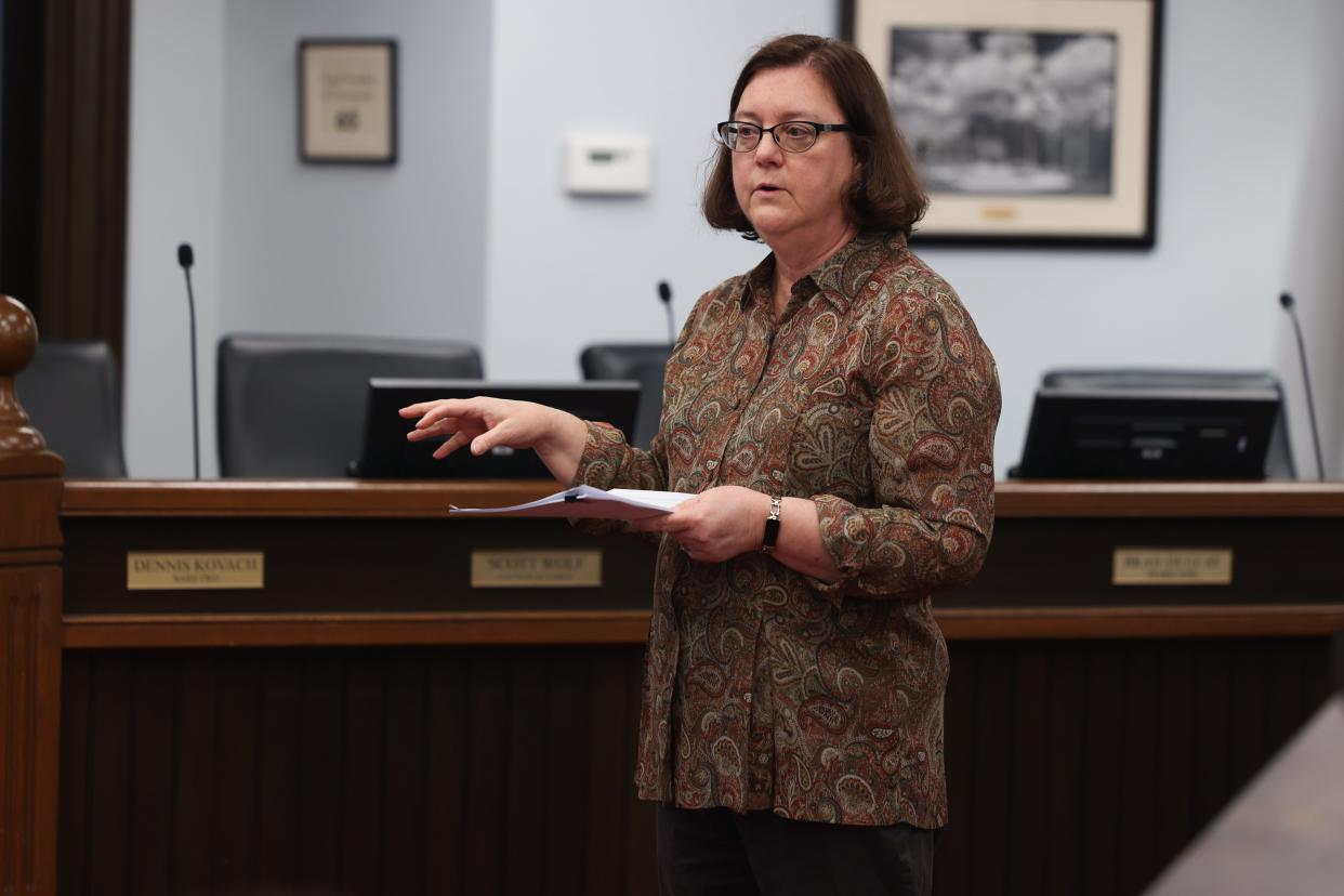 Portage County Board of Elections Deputy Director Theresa Nielsen speaks at an event sponsored by the League of Women Voters of Northern Portage County to educate voters about changes in voting requirements.