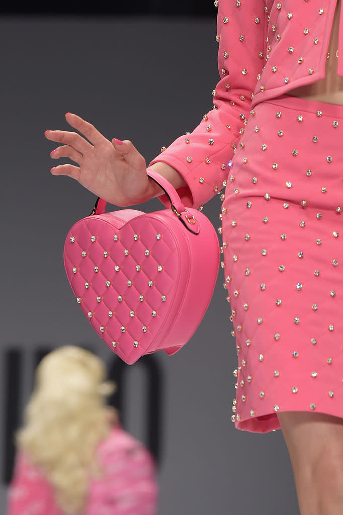 Moschino's spring 2015 fashion show, heart bag, 90s, Polly Pocket, catwalk