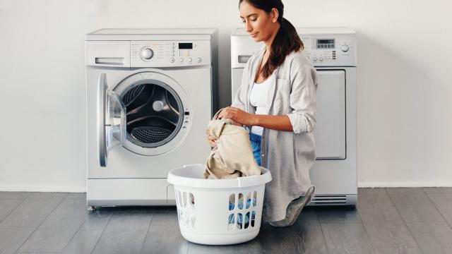 Why you shouldn't be using dryer sheets, according to experts