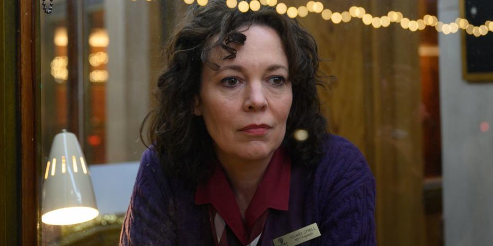 olivia colman in empire of light photo by parisa taghizadeh, courtesy of searchlight pictures © 2022 20th century studios all rights reserved