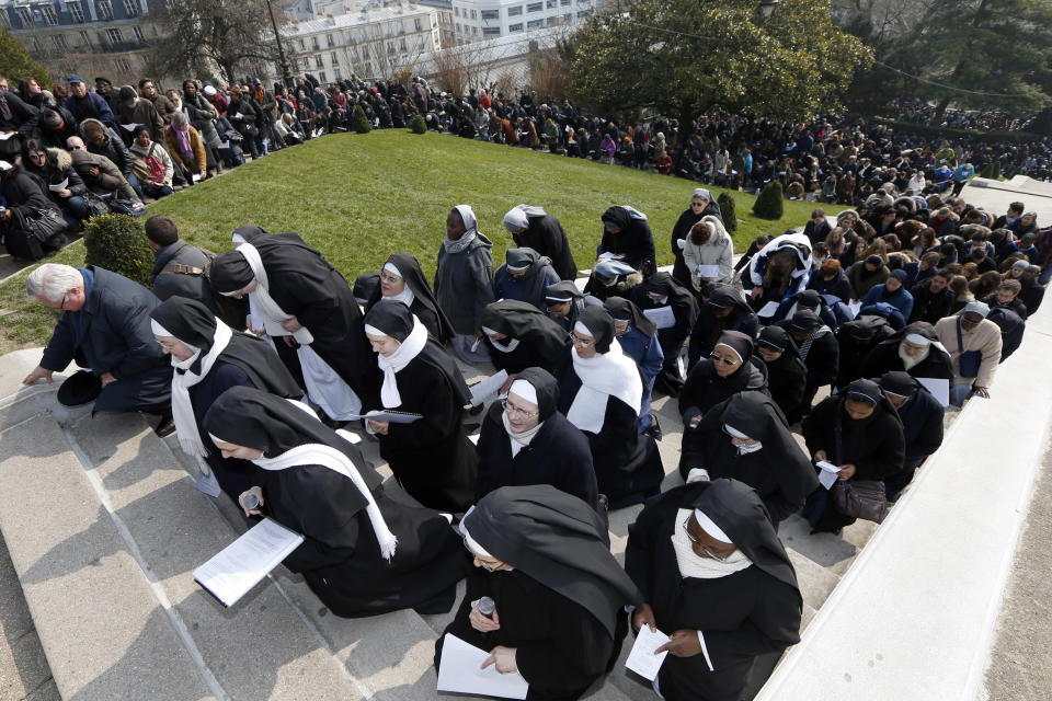 Catholic nuns attend the annual Good Friday "Stations of the Cross" procession in the gardens of the Montmartre's Sacre Coeur Basilica in Paris in March 2013.&nbsp; (Photo: Charles Platiau / Reuters)