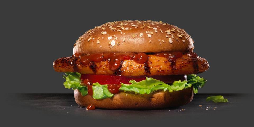 Hardee’s: Low Carb Charbroiled BBQ Chicken Sandwich