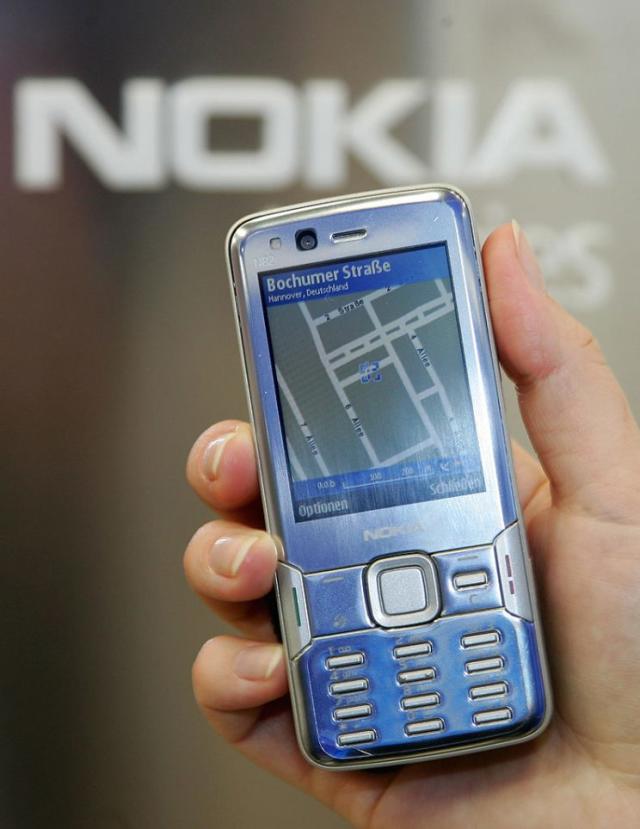 FWA 🏅 on X: Who remembers or had a Nokia 3310, from 2000?! The legendary  mobile phone known for its durability, chat function and Snake II. Mobile  evolution is another special feature